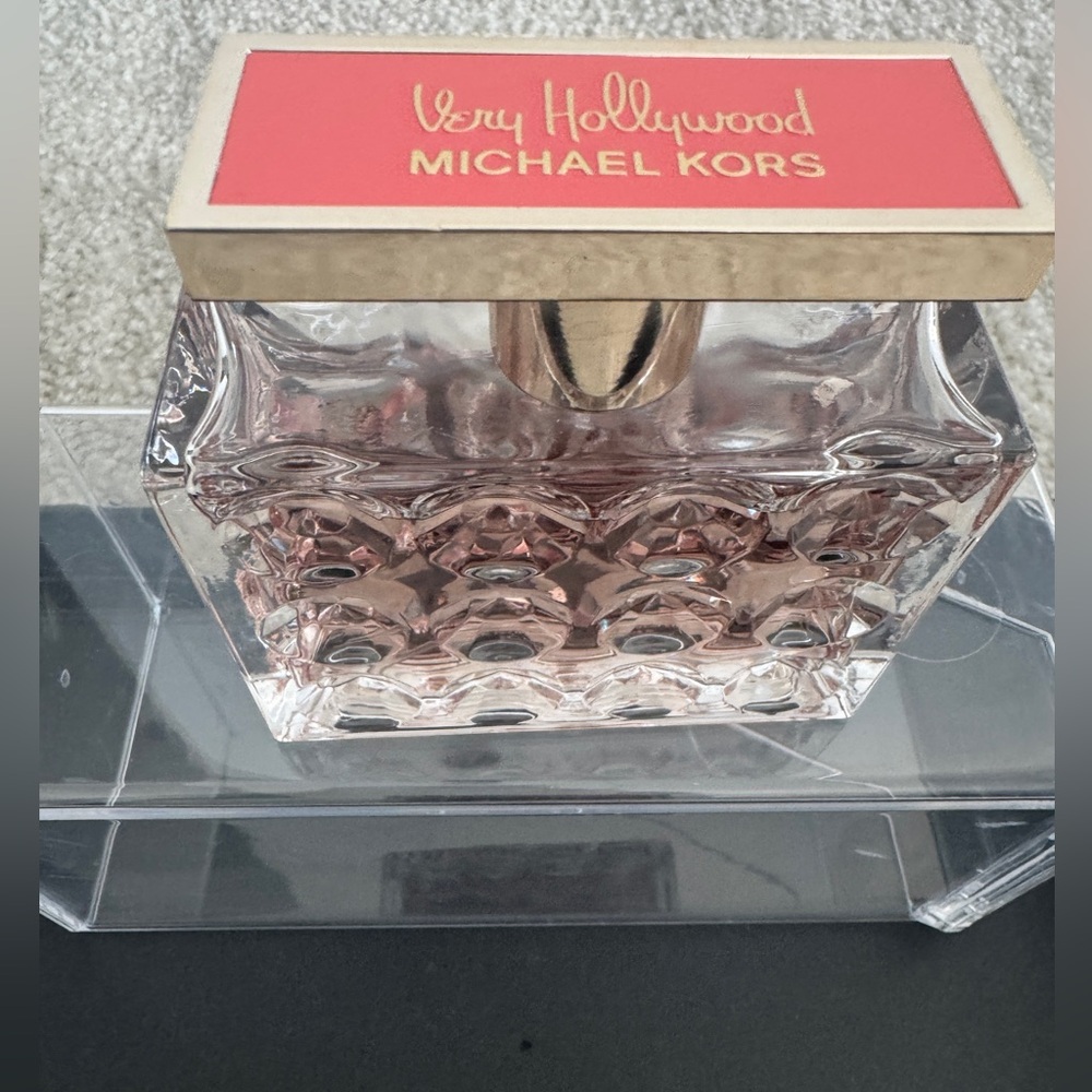 VERY HOLLYWOOD by MICHAEL KORS 3.4 FL oz / 100 ML Eau De Parfum Spray - Preowned - Picture 3 of 6